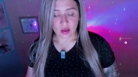 Snapshot of aliciaballard chatting on 05-12-26, 08:39 Jennyfer online show from 05-12-26, 08:39