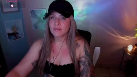 Snapshot of aliciaballard chatting on 05-30-26, 08:17 Jennyfer online show from 05-30-26, 08:17