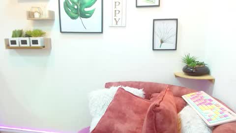 Snapshot of aliciacute__ chatting on 10-16-25, 07:04 aliciacute online show from 10-16-25, 07:04
