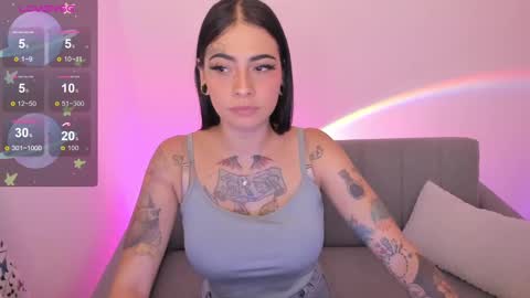 CINNAMON GIRL online show from 12-18-24, 11:30