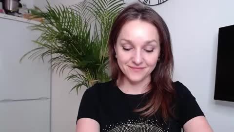 Alicia online show from 02-19-25, 03:27