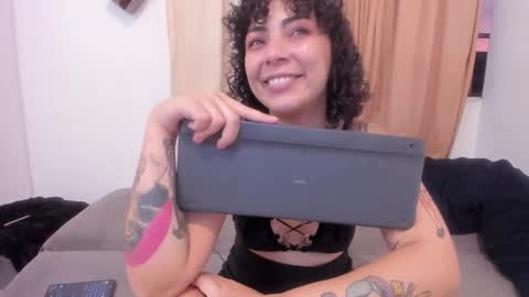 Snapshot of aliciapalmer19 chatting on 12-07-24, 11:12 Alis 3 independent model 3 online show from 12-07-24, 11:12