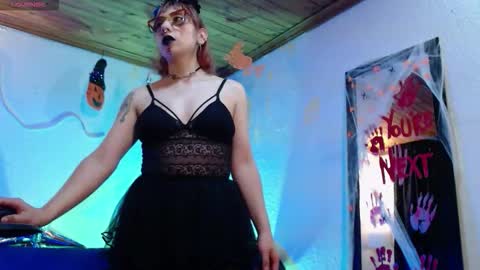  Alicia  online show from 10-31-25, 12:06