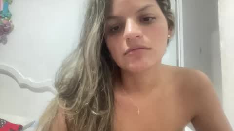 luisa online show from 12-22-24, 01:01