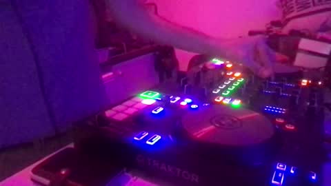 Snapshot of alien8720 chatting on 12-04-24, 09:24 busco rockera online show from 12-04-24, 09:24