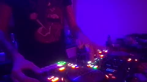 Snapshot of alien8720 chatting on 01-26-25, 01:31 busco rockera online show from 01-26-25, 01:31