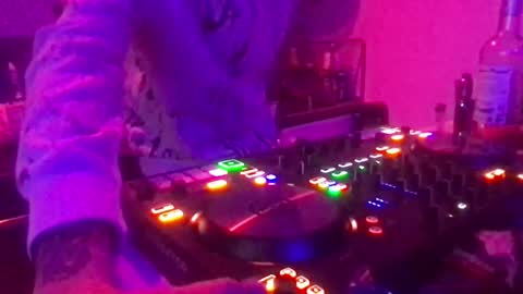 Snapshot of alien8720 chatting on 01-27-25, 07:03 busco rockera online show from 01-27-25, 07:03