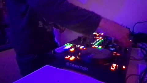 Snapshot of alien8720 chatting on 02-21-25, 10:04 busco rockera online show from 02-21-25, 10:04