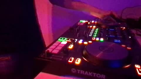 Snapshot of alien8720 chatting on 02-27-25, 07:04 busco rockera online show from 02-27-25, 07:04