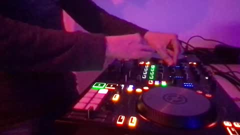 Snapshot of alien8720 chatting on 02-28-25, 08:28 busco rockera online show from 02-28-25, 08:28