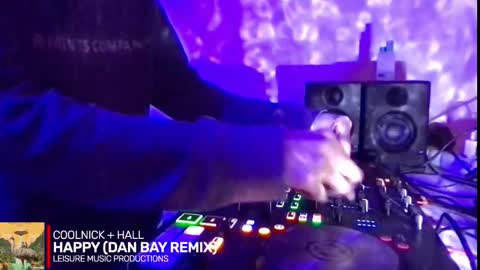 Snapshot of alien8720 chatting on 10-07-25, 06:27 busco rockera online show from 10-07-25, 06:27