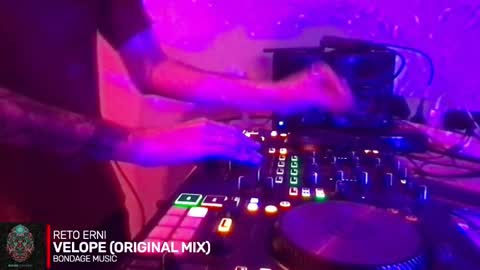 Snapshot of alien8720 chatting on 10-09-25, 05:55 busco rockera online show from 10-09-25, 05:55