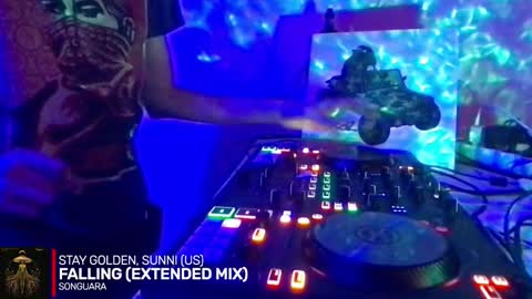 Snapshot of alien8720 chatting on 10-16-25, 06:31 busco rockera online show from 10-16-25, 06:31