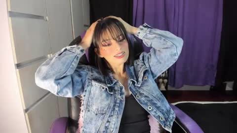 Snapshot of alien_universe chatting on 02-19-25, 12:57 Aiko  Independent Model  online show from 02-19-25, 12:57