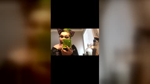 Snapshot of alientboy chatting on 02-19-26, 07:10 alientboy online show from 02-19-26, 07:10