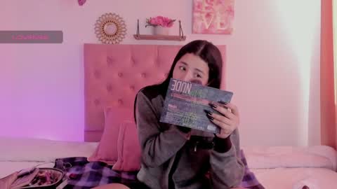 aliice_walker_ online show from 12-05-24, 12:11