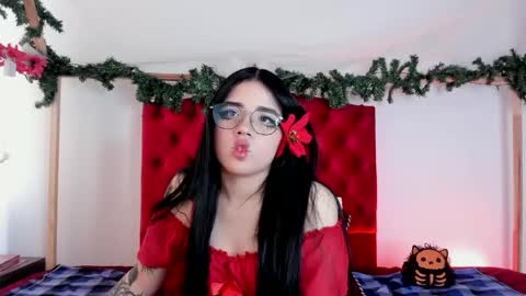 aliice_walker_ online show from 12-10-24, 05:33