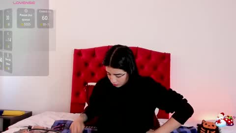 aliice_walker_ online show from 12-11-24, 02:11