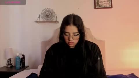 aliice_walker_ online show from 01-23-25, 01:35
