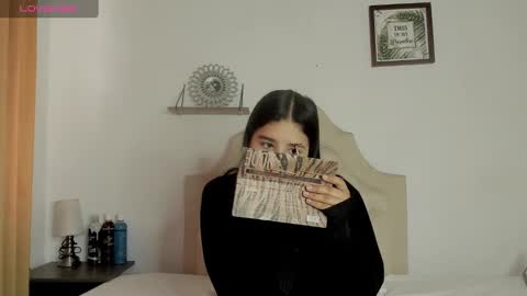 aliice_walker_ online show from 01-29-25, 01:07