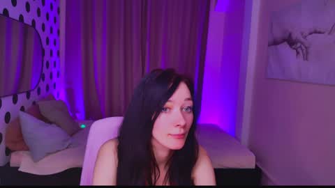 Snapshot of alina_cute_ chatting on 12-17-24, 03:17 Alina online show from 12-17-24, 03:17