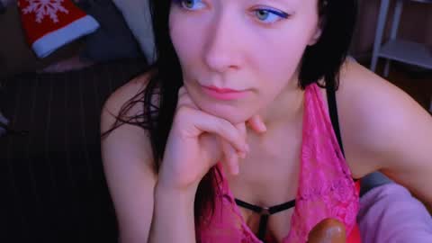 Snapshot of alina_cute_ chatting on 12-21-24, 05:40 Alina online show from 12-21-24, 05:40
