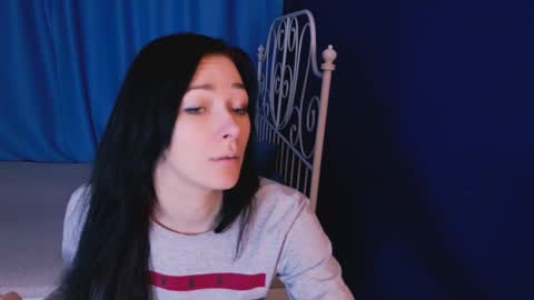 Snapshot of alina_cute_ chatting on 01-17-25, 01:35 Alina online show from 01-17-25, 01:35