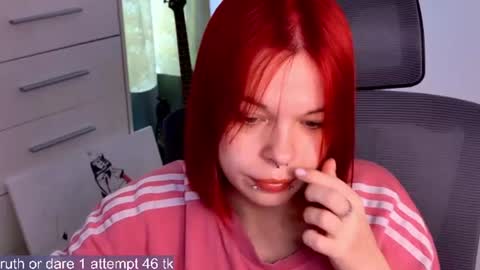 Snapshot of alinabae chatting on 06-30-26, 08:15 Alina and Ben online show from 06-30-26, 08:15