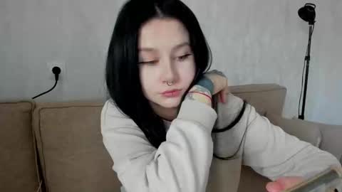 Aline Greeeen online show from 02-13-25, 07:35