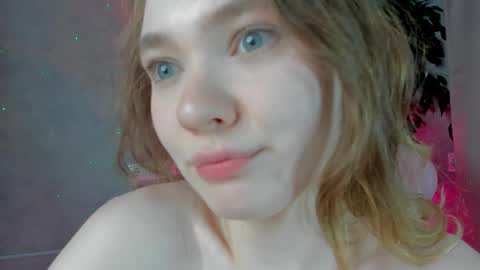 Snapshot of alisa_lesly chatting on 01-19-25, 10:17 Alisa GMT2 Wen - Sun 10 AM - 4 PM except Monday and Tuesday online show from 01-19-25, 10:17