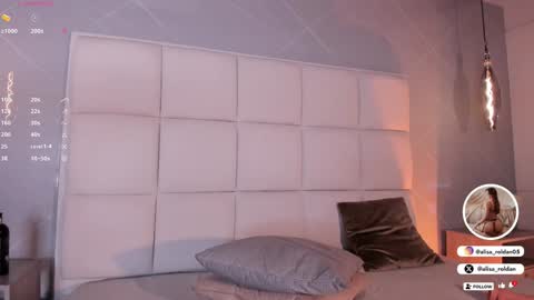 Snapshot of alisa_roldan chatting on 01-22-25, 02:56 online show from 01-22-25, 02:56