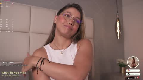 Snapshot of alisa_roldan chatting on 02-04-25, 02:53 online show from 02-04-25, 02:53