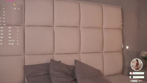 Snapshot of alisa_roldan chatting on 02-14-25, 11:53 online show from 02-14-25, 11:53