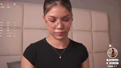 Snapshot of alisa_roldan chatting on 03-05-25, 06:12 online show from 03-05-25, 06:12