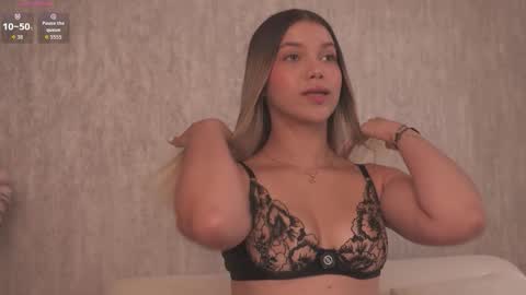 Snapshot of alisa_roldan chatting on 02-13-26, 02:35 online show from 02-13-26, 02:35