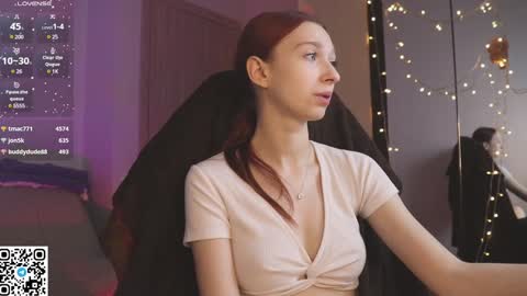 Snapshot of alisaa_01 chatting on 01-18-25, 06:45 Alice                                   Fansly Alisa01 online show from 01-18-25, 06:45