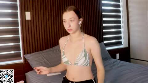 Alice                                   Fansly Alisa01 online show from 11-13-25, 04:22