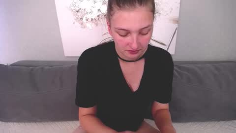 Snapshot of alisaperes chatting on 09-14-25, 08:02 Alisa online show from 09-14-25, 08:02