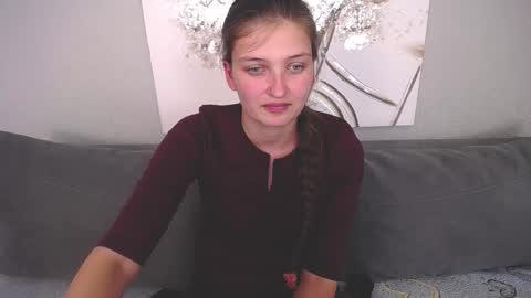 Snapshot of alisaperes chatting on 09-19-25, 12:28 Alisa online show from 09-19-25, 12:28