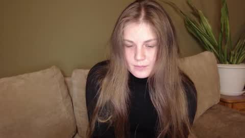 Snapshot of alisaxxxshy chatting on 12-15-25, 10:03 alisaxxxshy online show from 12-15-25, 10:03