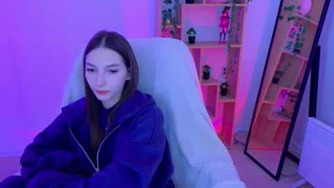 Snapshot of alisemeaw chatting on 10-03-25, 06:43 Alise online show from 10-03-25, 06:43