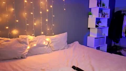 Snapshot of alishaaneta chatting on 10-28-25, 01:58 Alisha online show from 10-28-25, 01:58