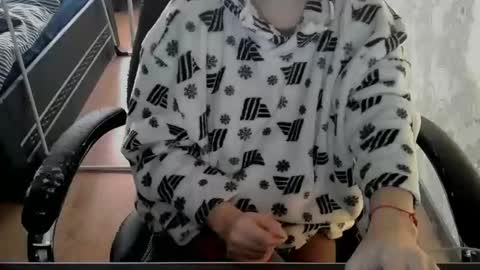 Snapshot of alisia18 chatting on 01-11-26, 01:27 Alisa online show from 01-11-26, 01:27