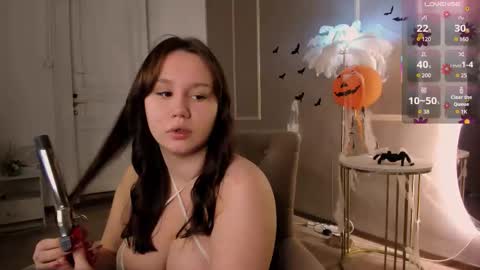 Alisia online show from 10-24-25, 09:28