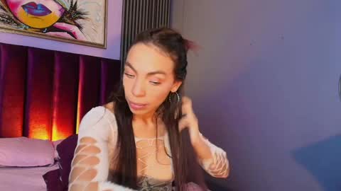 Alison Bonnet online show from 10-19-25, 10:21