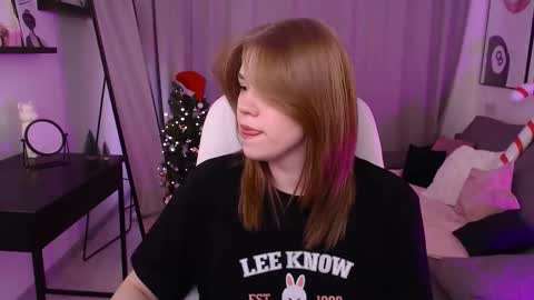 Snapshot of alison_doody chatting on 12-23-25, 07:39 Alison online show from 12-23-25, 07:39