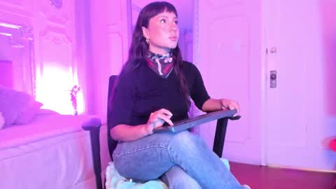 Alison Fishert online show from 02-12-25, 11:51