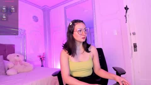 Alison Fishert online show from 10-17-25, 01:03