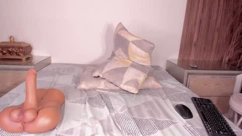 Alison Moon  online show from 02-07-25, 02:15