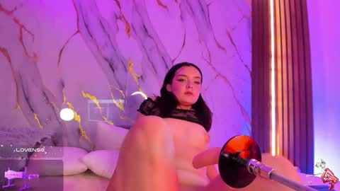 Mia online show from 10-29-25, 03:09